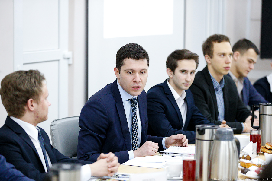 Гениальное место: как Алиханов с одаренными школьниками и IT-шниками общался