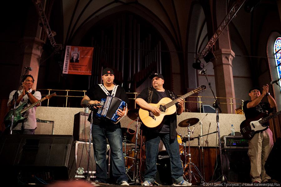 Техасские маньяки: в Калининграде выступили обладатели Грэмми Los Texmaniacs