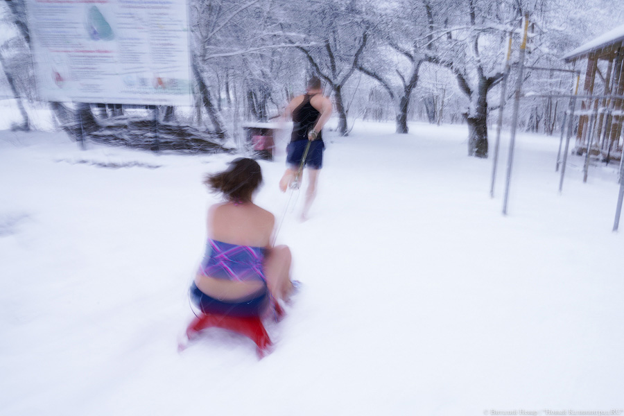 Самовар и прорубь: как проводят зиму калининградские моржи