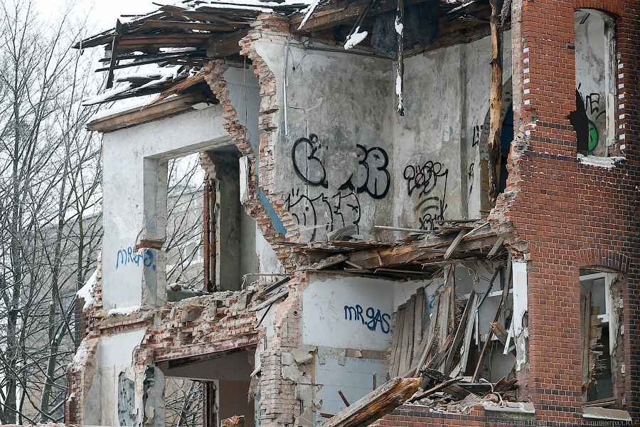 Здание оберлицея во время сноса. Виталий Невар / Новый Калининград