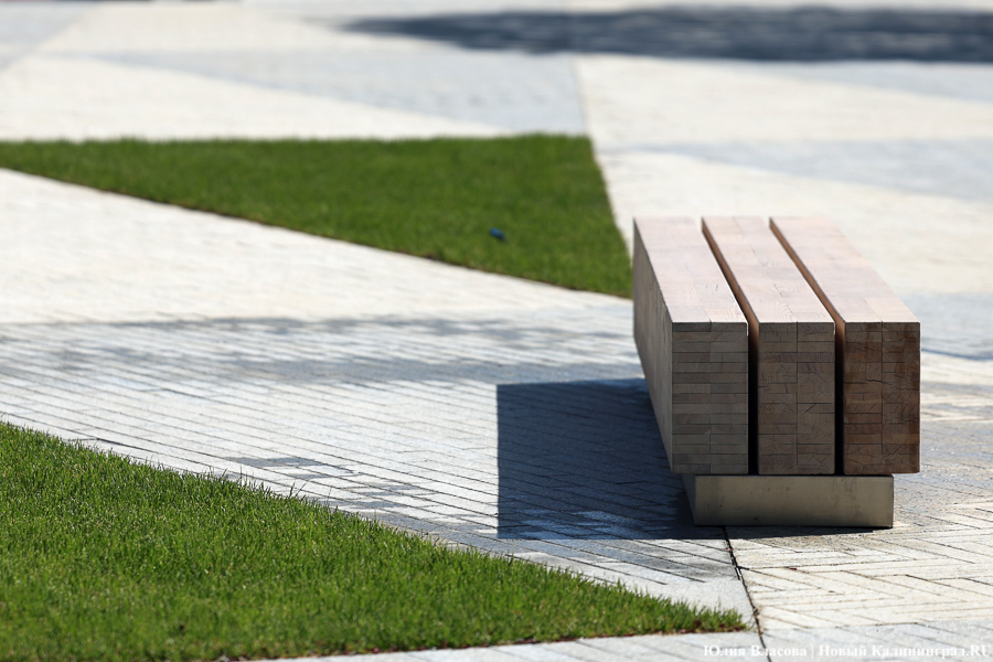 На площади у Дома искусств завершается благоустройство. Вот как она выглядит (фото)