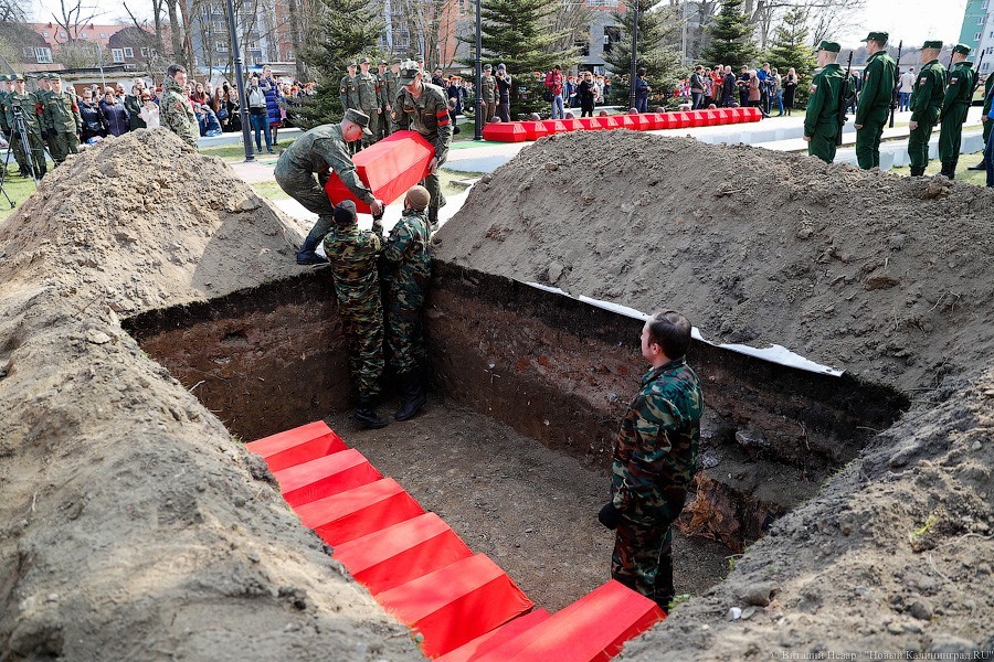 Пленники аэродрома: в Чкаловске захоронили останки погибших красноармейцев