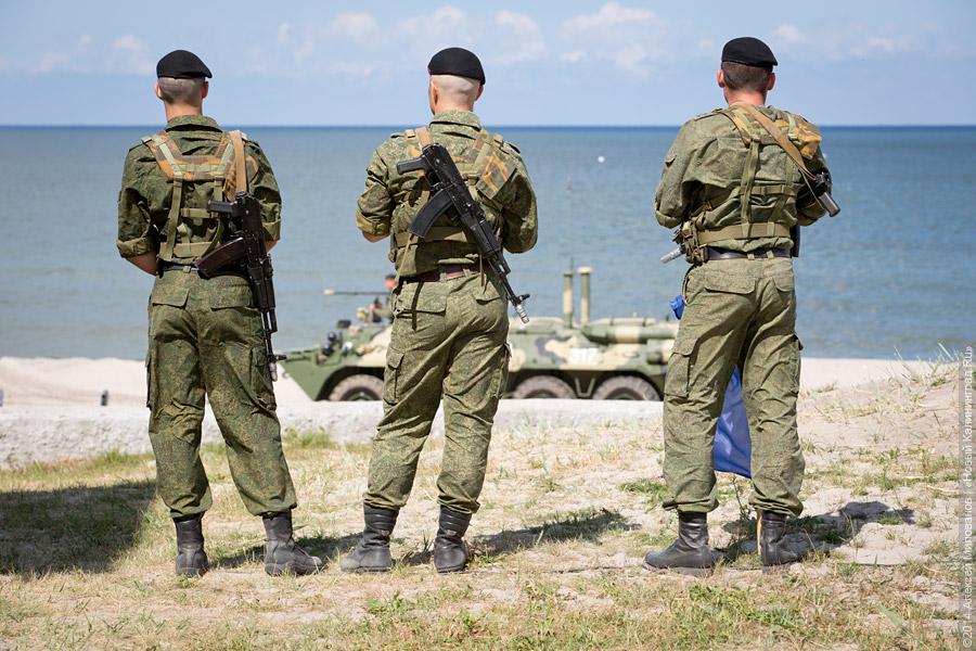 «Дерби на пляже»: финал конкурса экипажей БТР в Хмелёвке