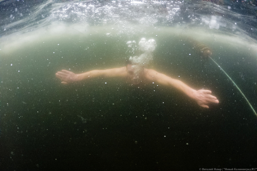 Самовар и прорубь: как проводят зиму калининградские моржи