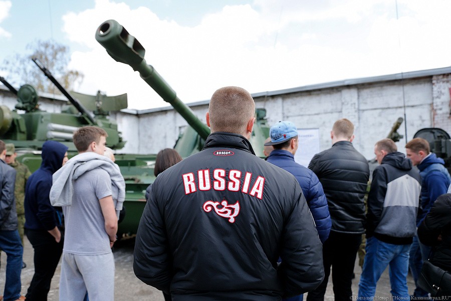 Контрактников в российской армии стало больше, чем призывников