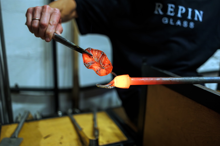 Стеклодувная мастерская Repin Glass приглашает на мастер-классы
