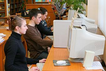 Правительство области выделило 10 млн рублей на доплаты библиотекарям