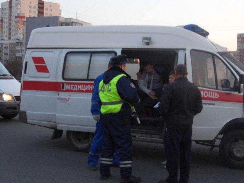 В Калининграде на ул. Согласия в ДТП пострадал мотоциклист (фото)