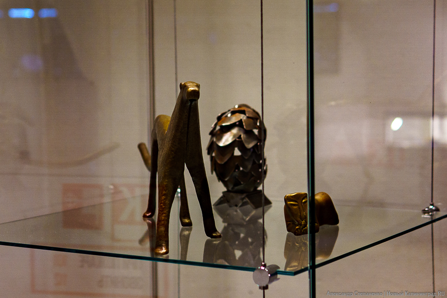 «Металлические метаморфозы»: в Музее янтаря открылась выставка выпускников «Мухи» (фото)