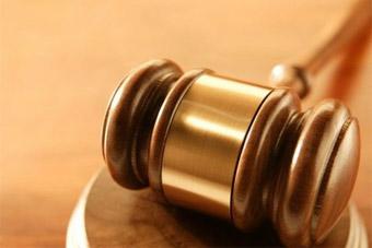 Двое мужчин под Озерском угрожали ножом 1,5-летнему ребенку из-за денег