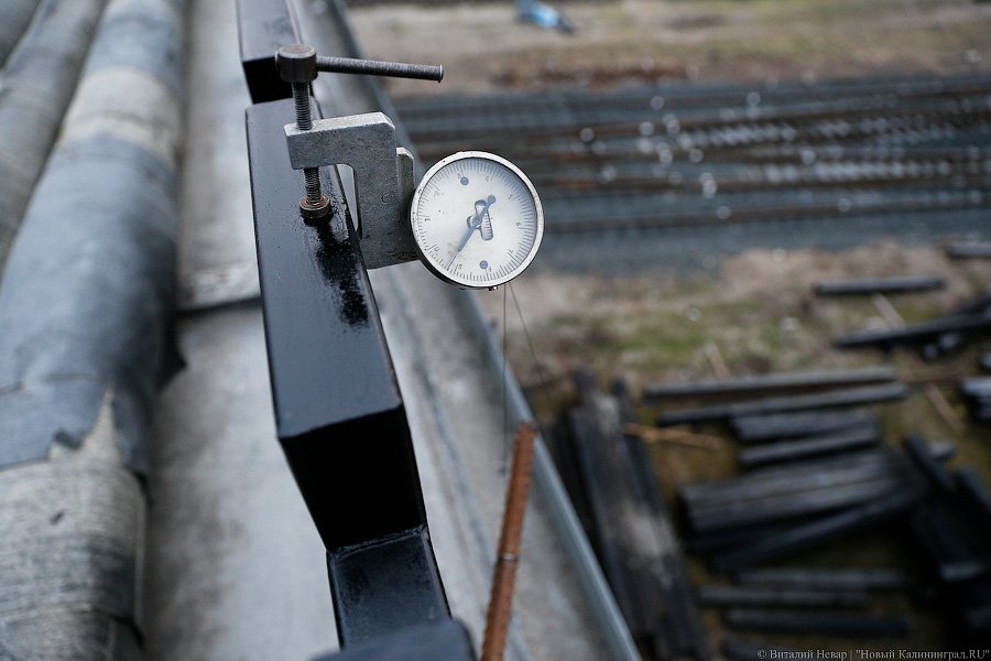 Двухполосный и антипешеходный: после ремонта открылся мост на Суворова (фото)