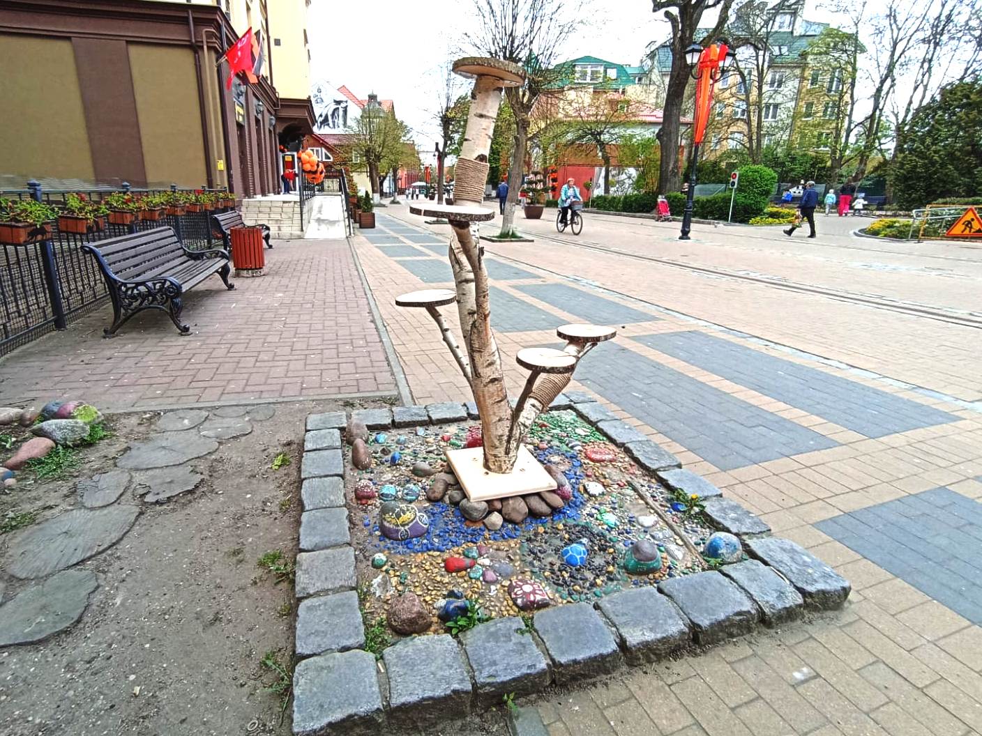 В центре Зеленоградска установили огромную когтеточку для котов (фото)