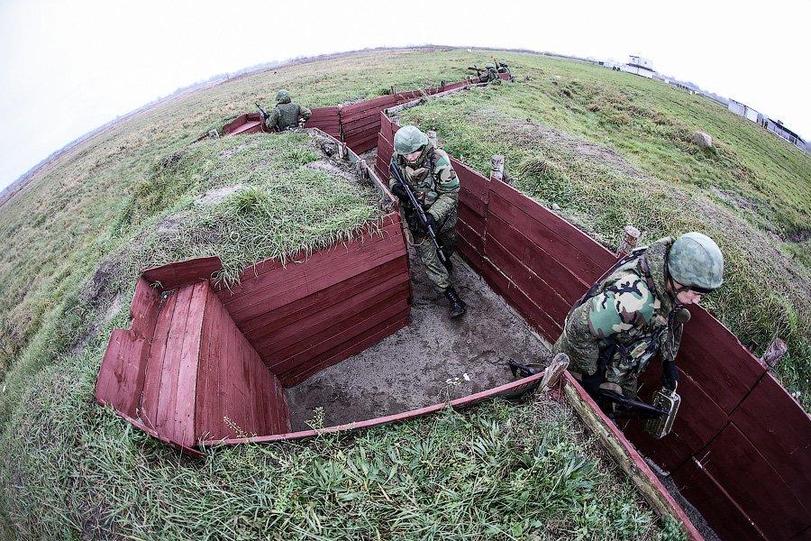 «Огонь!»: боевая подготовка морпехов в Хмелёвке (фото)