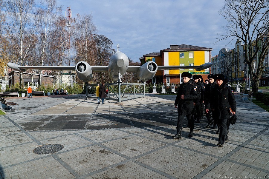 Самолет на ржавом заборе: как в Чкаловске благоустроили Аллею героев авиации