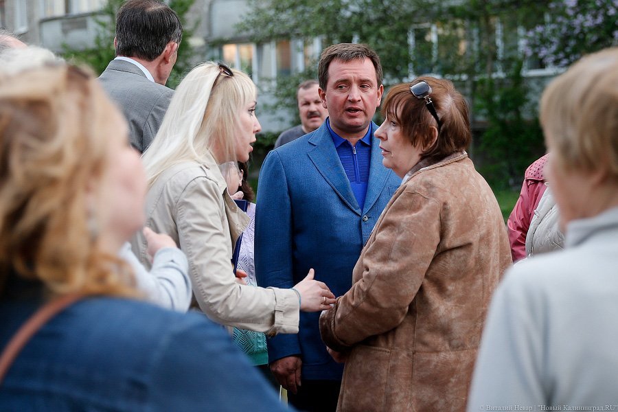 «Выпили, закусили и в храм»: на Острове началась война против палаток