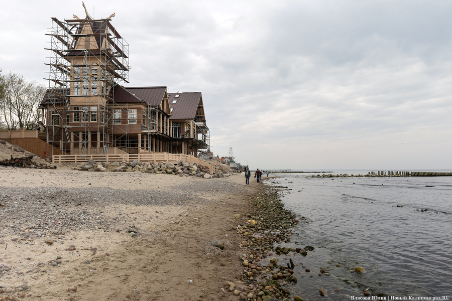 Монополия на пляж: как выглядит скандальное кафе в Зеленоградске, которое власти называют «НТО» (фото)