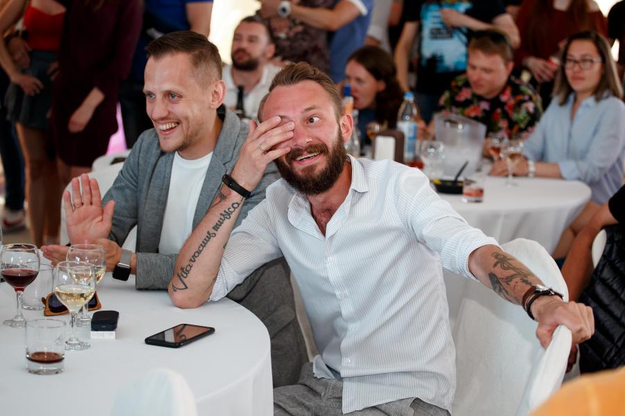 Море, поэзия, коктейли: в Калининграде выбрали обладателя «Янтарного шейкера»