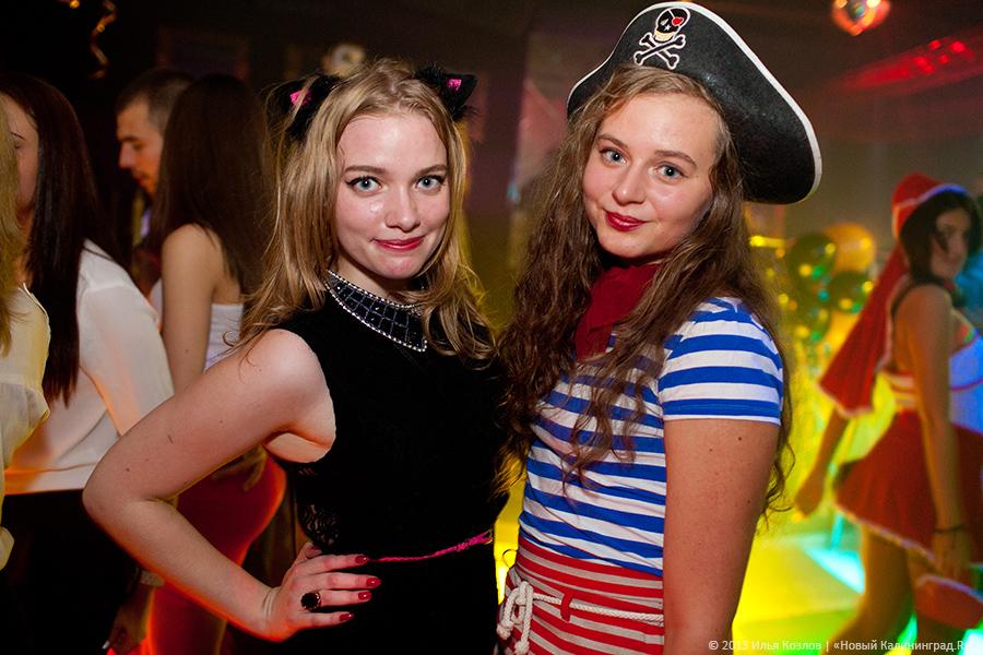 Странные танцы: в клубе «Exclusive» отметили Хеллоуин