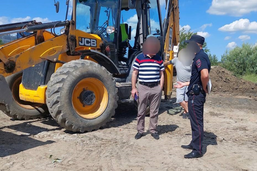Минприроды: в конце Московского проспекта мужчина «менял береговую линию» озера