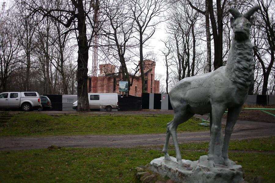 Полминарета: что происходит на стройке мечети в бывшем парке 40-летия ВЛКСМ
