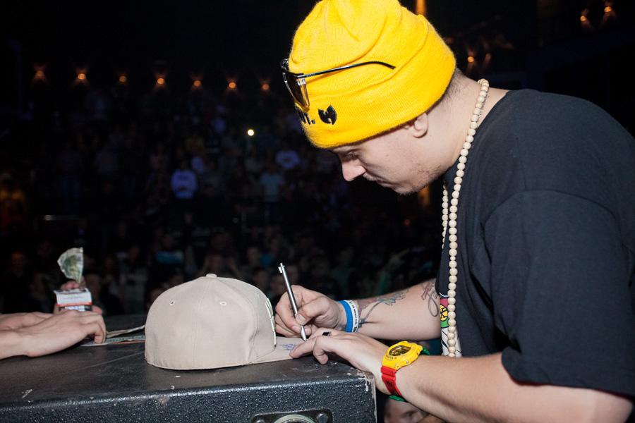 «Суровый рэп»: фоторепортаж с концерта группы Triagrutrika