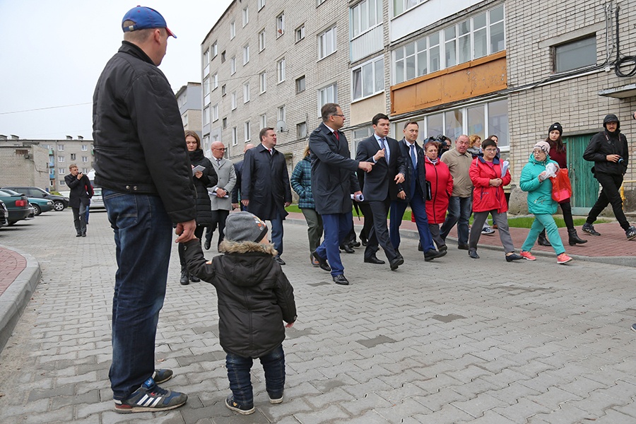 Со скандалом и без молока: как губернатор Гвардейск и Славск навестил