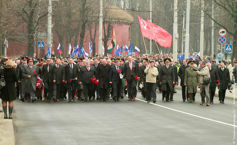 Торжества на мемориале 1200 гвардейцам: фоторепортаж "Нового Калининграда.Ru"
