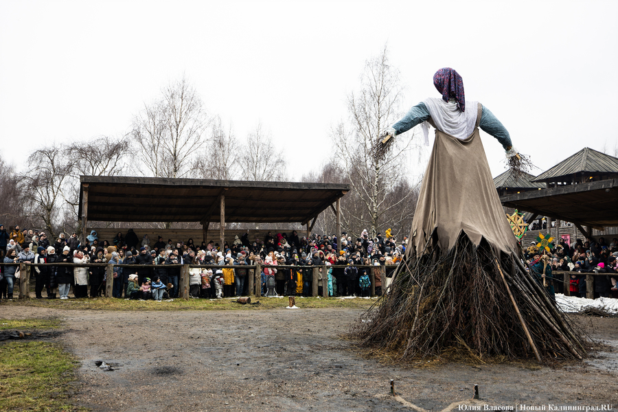 Блины, пляски и огонь: как отпраздновали Масленицу в поселении викингов «Кауп»