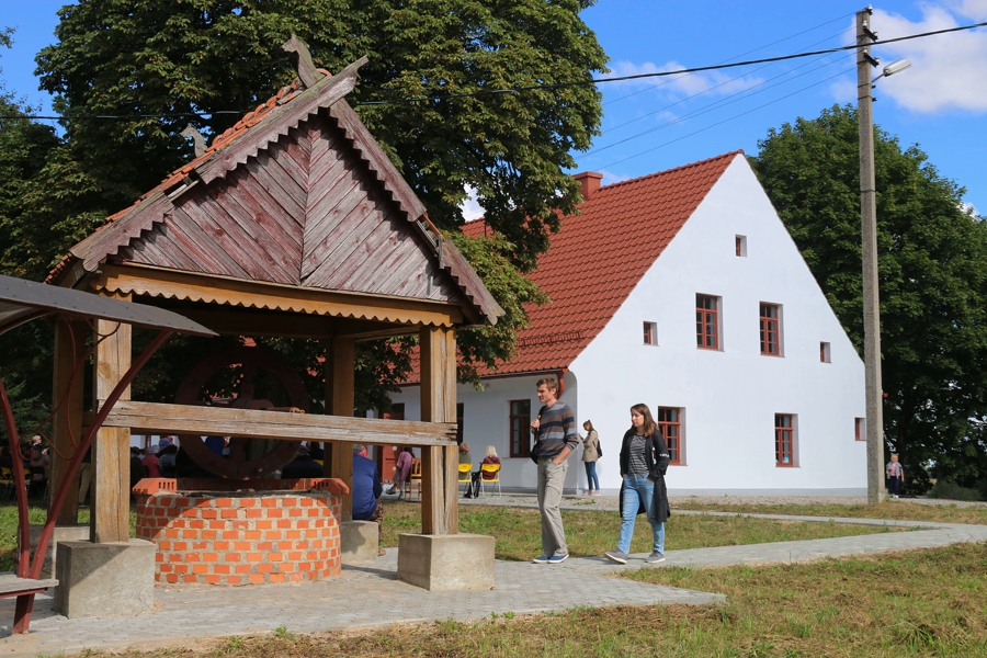 Есенин в Кёнигсберге: в Чистые пруды привезли личные вещи поэта (фото)