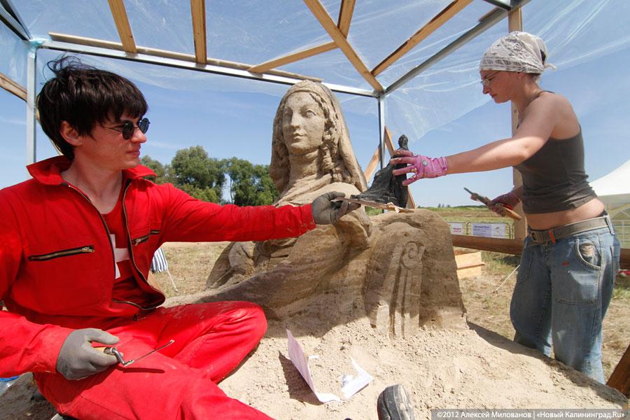 «Замок из песка»: фоторепортаж с фестиваля песчаных скульптур