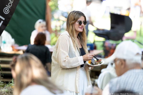 От посикунчиков до пигоди: чем кормят на городском пикнике Kaliningrad Street Food