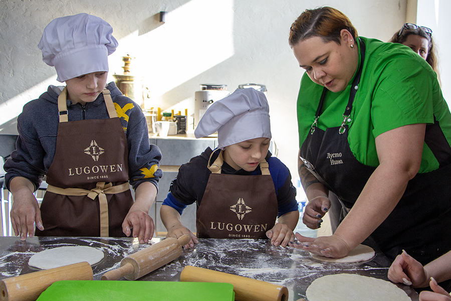 Пиццеёж и азот для мороженого: как в усадьбе Луговен учили детей кулинарии (фото)