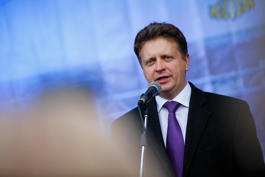 Посадить дерево и открыть трассу: как губернатор добрые дела делал