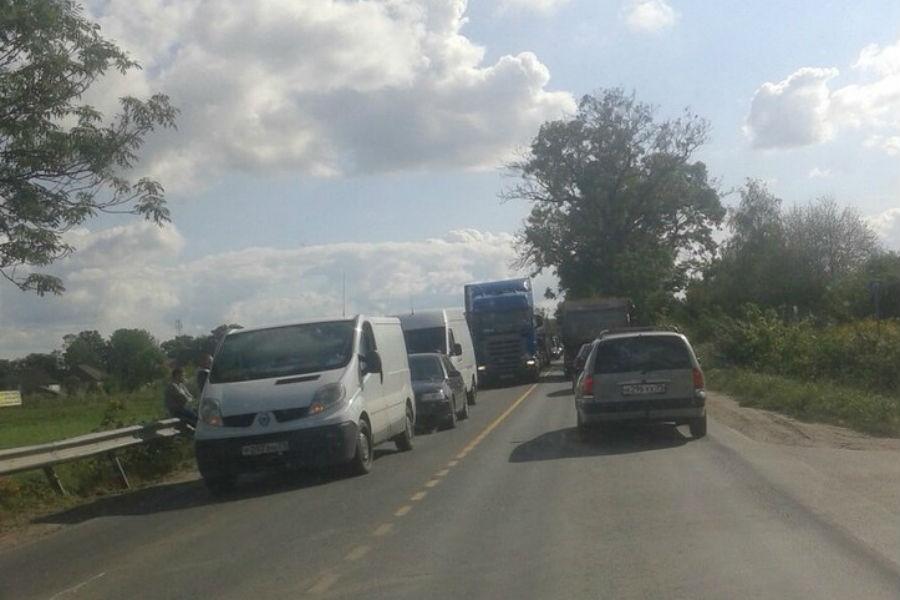 Под Калининградом столкнулись 2 микроавтобуса и легковушка (фото)