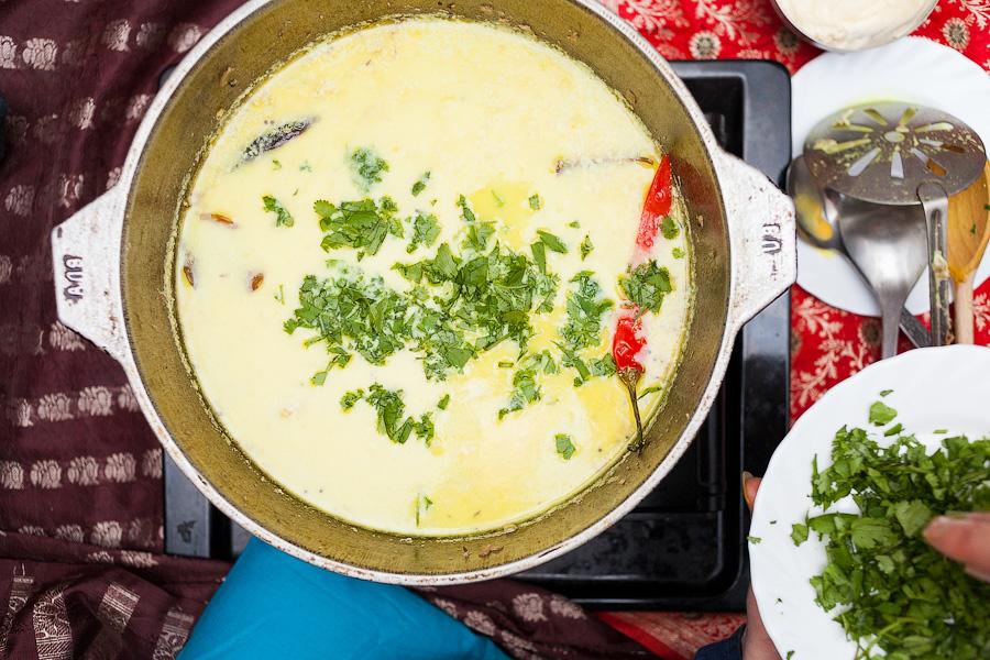 Курица карри и вегетарианский омлет: индийские блюда на «Открытой кухне»