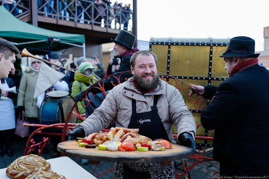 Тот же праздник, только в профиль: День длинной колбасы прошёл на новом месте