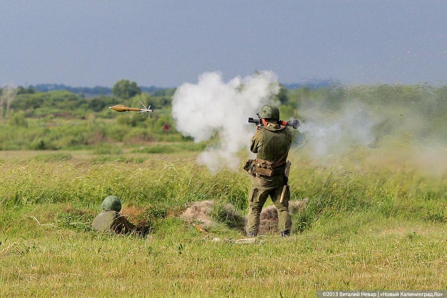 Полвека с морпехами: праздничные показательные выступления призывников 
