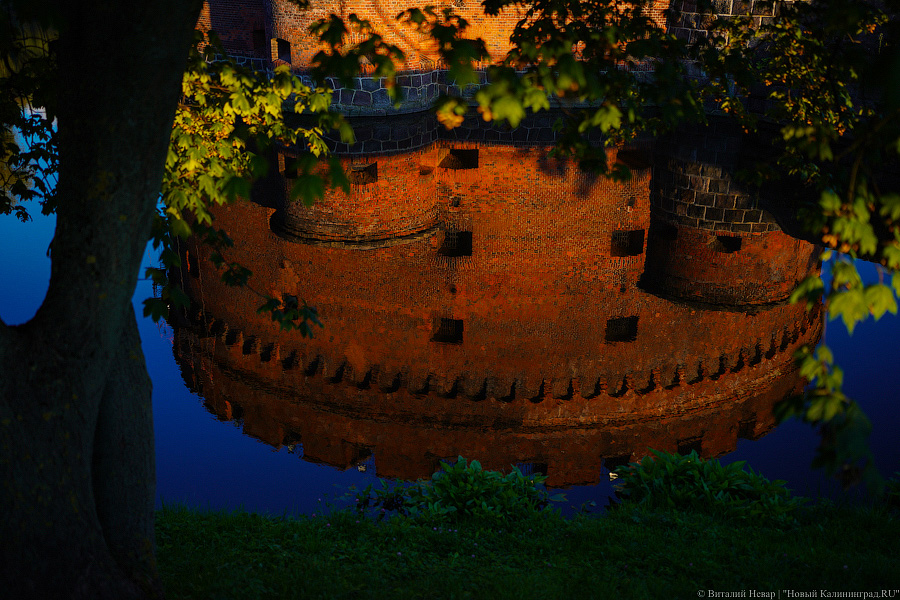 Сентябрьская «Гроза»: калининградский Драмтеатр сыграл спектакль на Верхнем озере