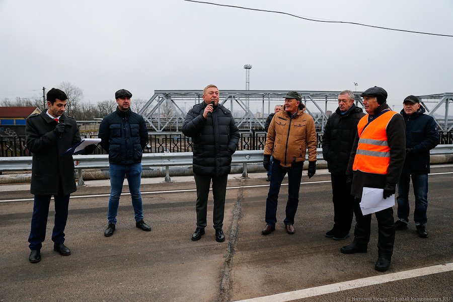 Двухполосный и антипешеходный: после ремонта открылся мост на Суворова (фото)