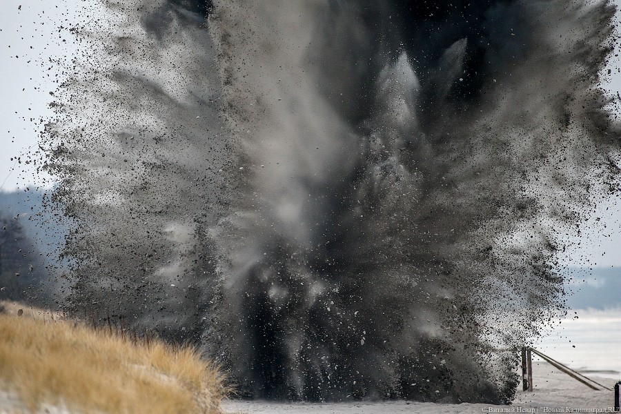 Горыныч и центнер тротила: саперы Балтфлота провели взрывные учения (фото)