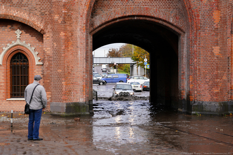 Другой берег улицы: Калининград затопило после шторма (да, опять)