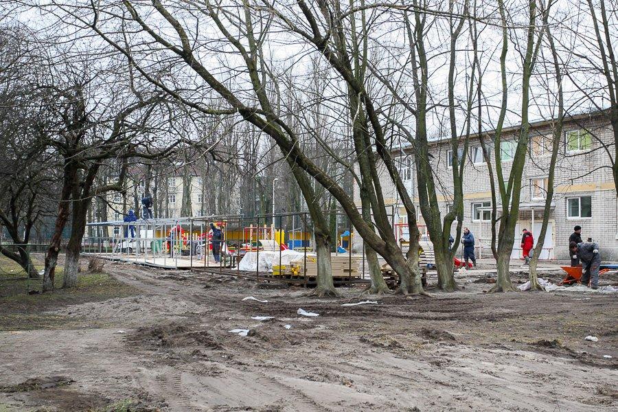 «До завтра не достроим!»: губернатор и мэр собрались открывать неготовые детсады