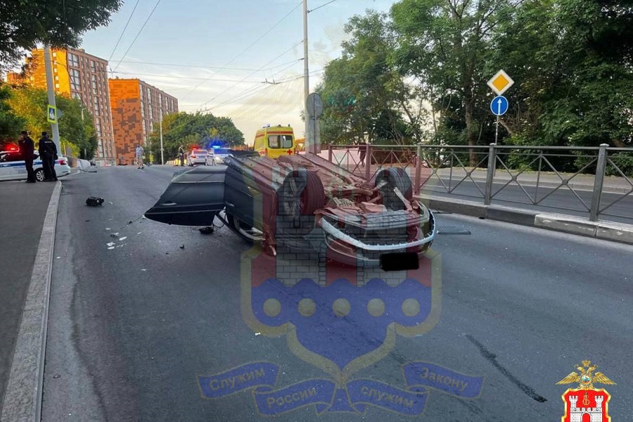 Источник: пассажир попавшего в резонансное ДТП на ул. Горького автомобиля умер в больнице