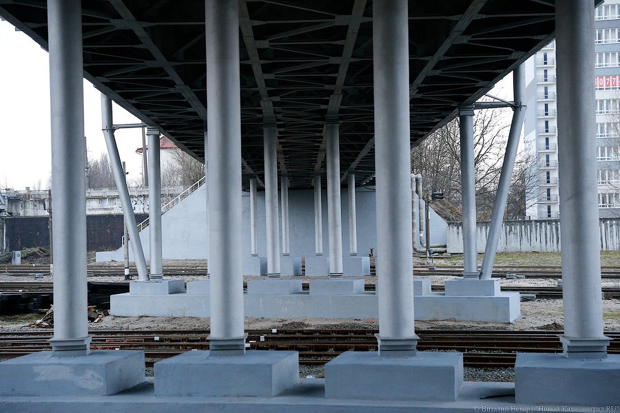 Двухполосный и антипешеходный: после ремонта открылся мост на Суворова (фото)