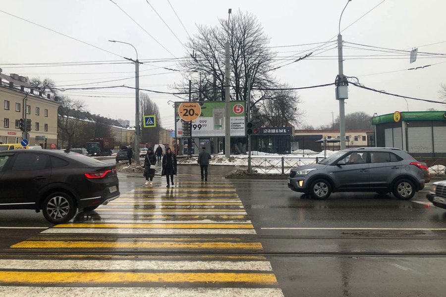 На перекрестке Ленинского и Калинина в Калининграде не работают светофоры (фото)