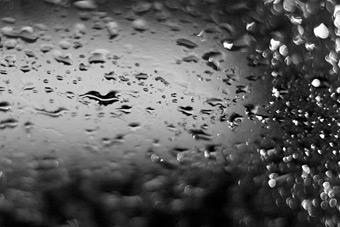 МЧС предупреждает об усилении ветра и дождях в выходные