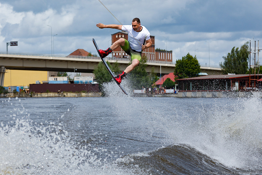 Фронтролл на Преголе: в Калининграде проходит первенство России по вейкбордингу (фото)