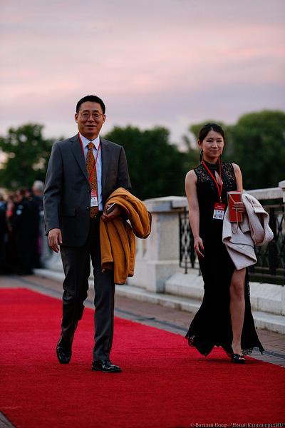 Балет и красная дорожка на набережной: как Верхнее озеро стало «Лебединым»