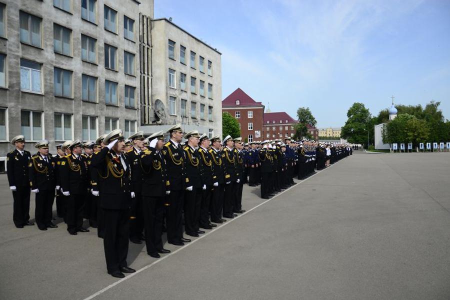 Конец смутных времен: Балтийскому военно-морскому институту вернули собственное знамя