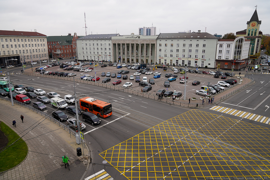 Горвласти намерены «переосмыслить» часть площади Победы у КДЦ и убрать с нее парковку